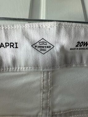 St. John's Bay White Denim Capris